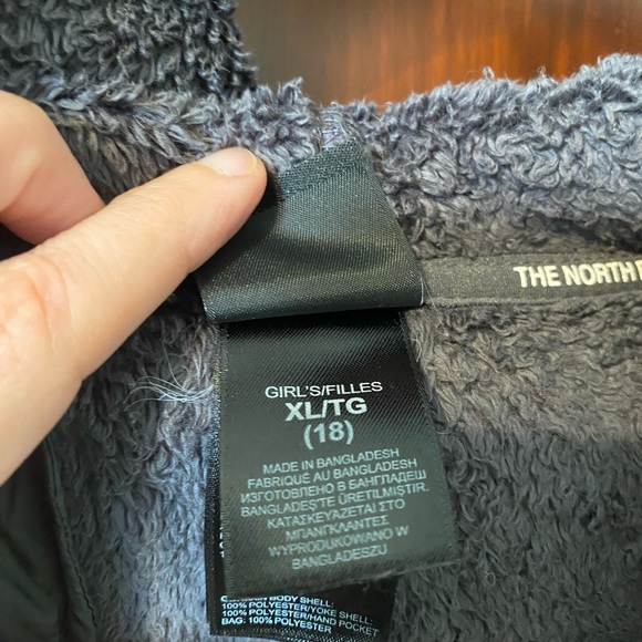 The North Face fleece hoodie (girls xl) - Picture 5 of 6